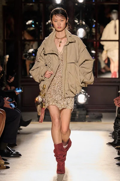Look 18